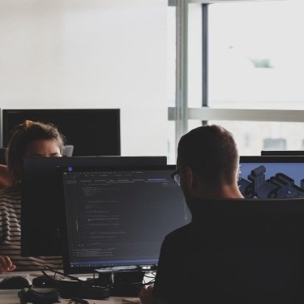 Прощавай, айті. Як ручне керування валютним курсом убиває український IT-сектор