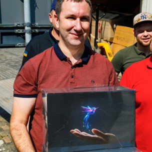 Kharkiv IT Cluster передав хірургам Харківської обласної клінічної лікарні AR-окуляри для проведення складних операцій